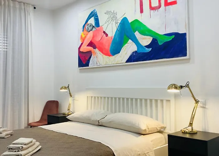 בית נופש Palestro 8_art House *